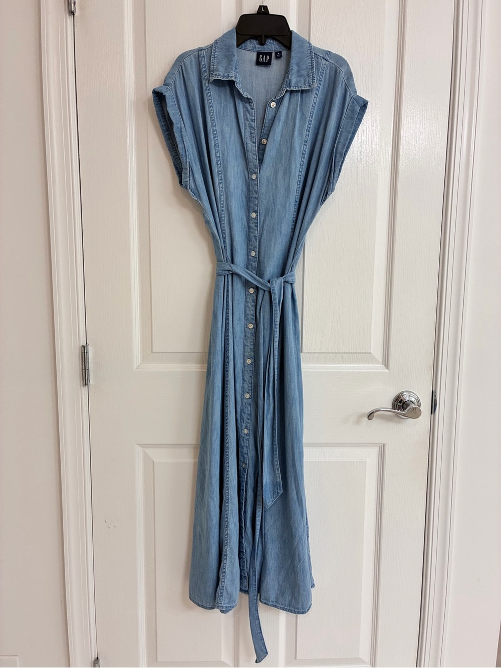 GAP Light Blue Denim Midi Shirt Dress w/ Tie Waist. Size Small.